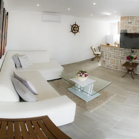 Apartment For Families With Children Maslinica, Solta - 13423